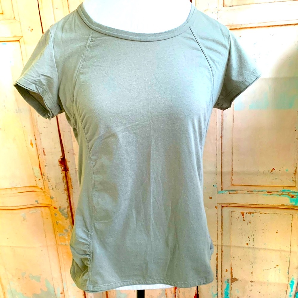 Athleta gray yoga exercise shirt size L shortsleev